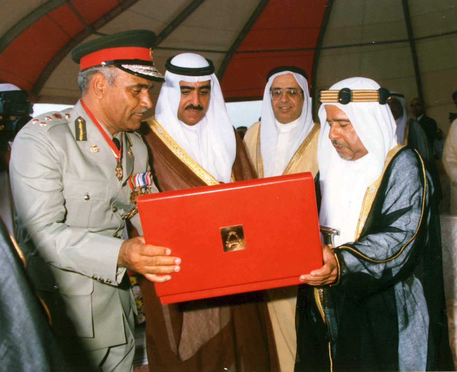 رحل بعد تاريخ مشرّف في خدمة الوطن اللواء متقاعد حسن عيسى الحسن قامة أمنية ونموذج في العطاء وكنز من الوطنية والانضباط<